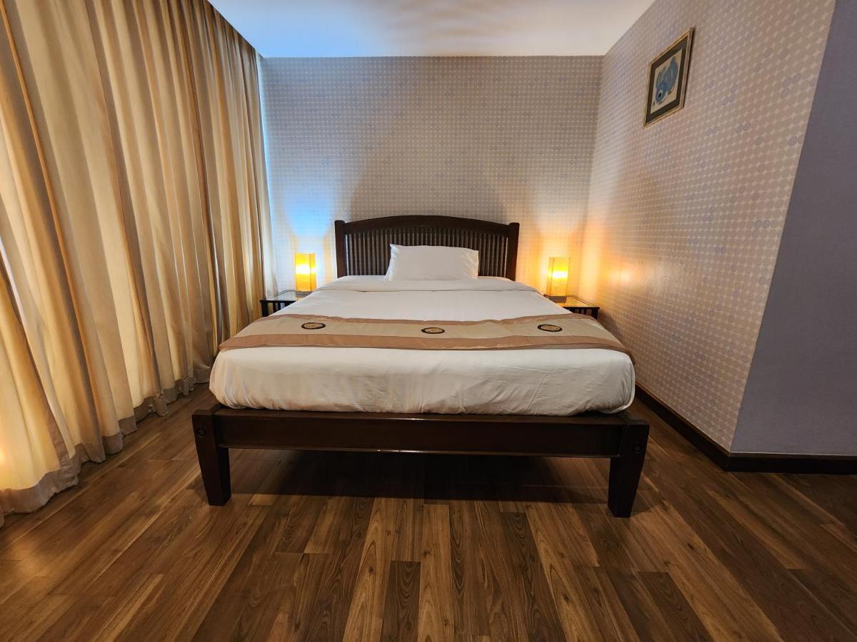 ออกัส เรสซิเดนท์ Hotel กรุงเทพมหานคร ภายนอก รูปภาพ